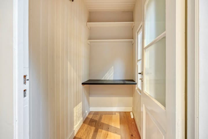 Photo 9 of Javastraat 142-B