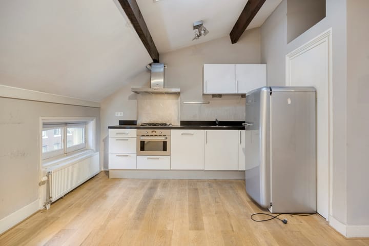 Photo 10 of Javastraat 142-B