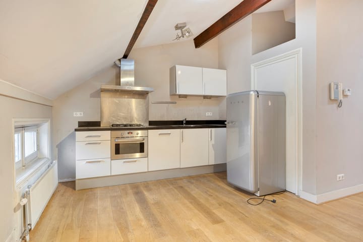 Photo 11 of Javastraat 142-B