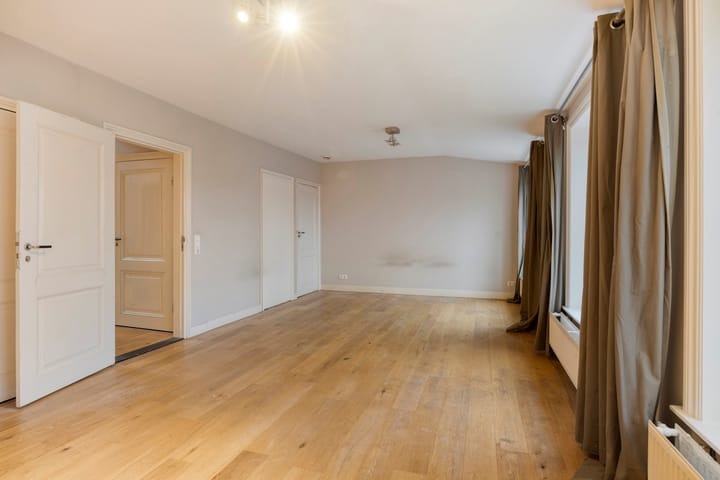 Photo 12 of Javastraat 142-B