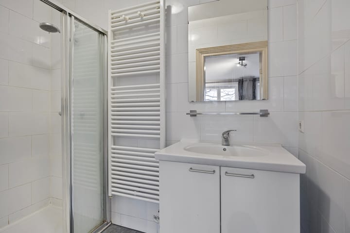 Photo 17 of Javastraat 142-B