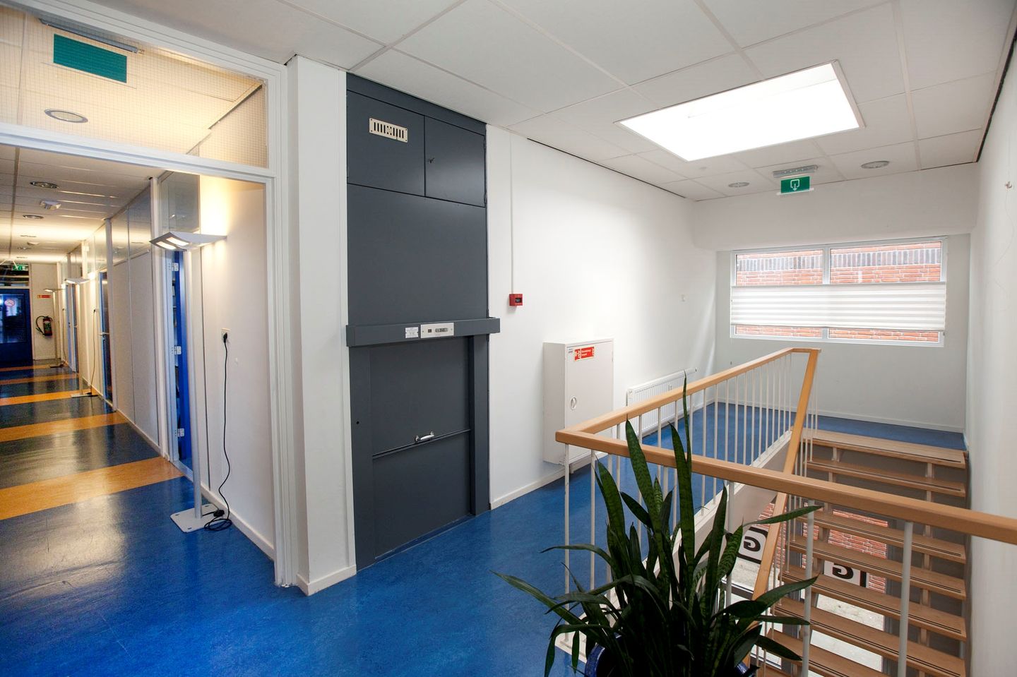 Bekijk foto 4 van Johan de Wittlaan 11