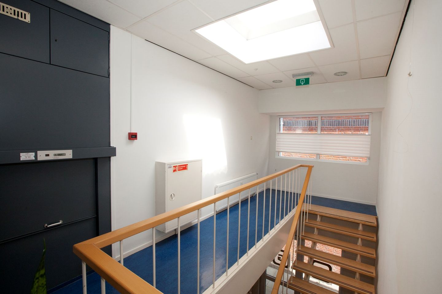 Bekijk foto 3 van Johan de Wittlaan 11