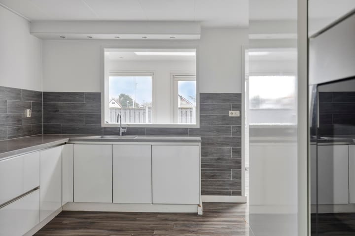 Foto 25 van Dorpsweg 12