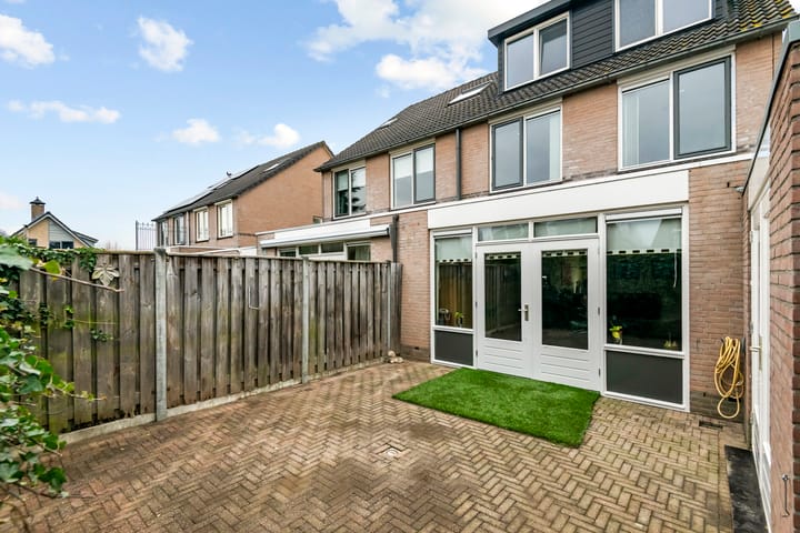 Foto 31 van Bisschop Notgerstraat 1