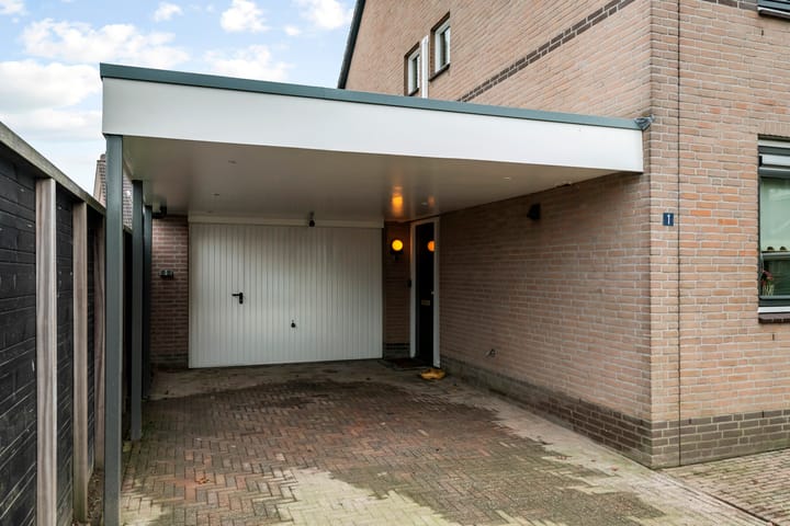 Foto 35 van Bisschop Notgerstraat 1