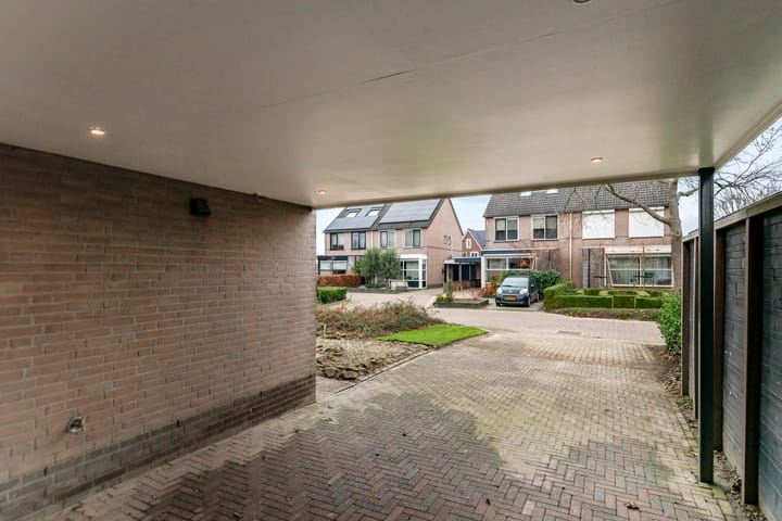 Foto 36 van Bisschop Notgerstraat 1