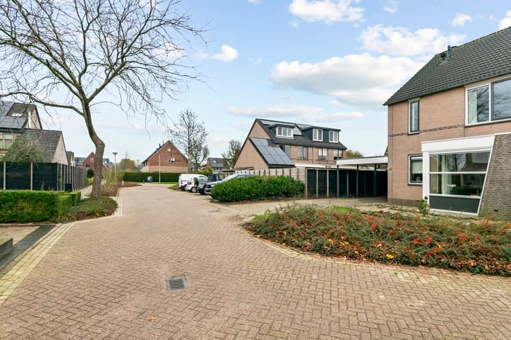 Foto 37 van Bisschop Notgerstraat 1