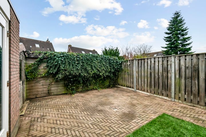 Foto 30 van Bisschop Notgerstraat 1