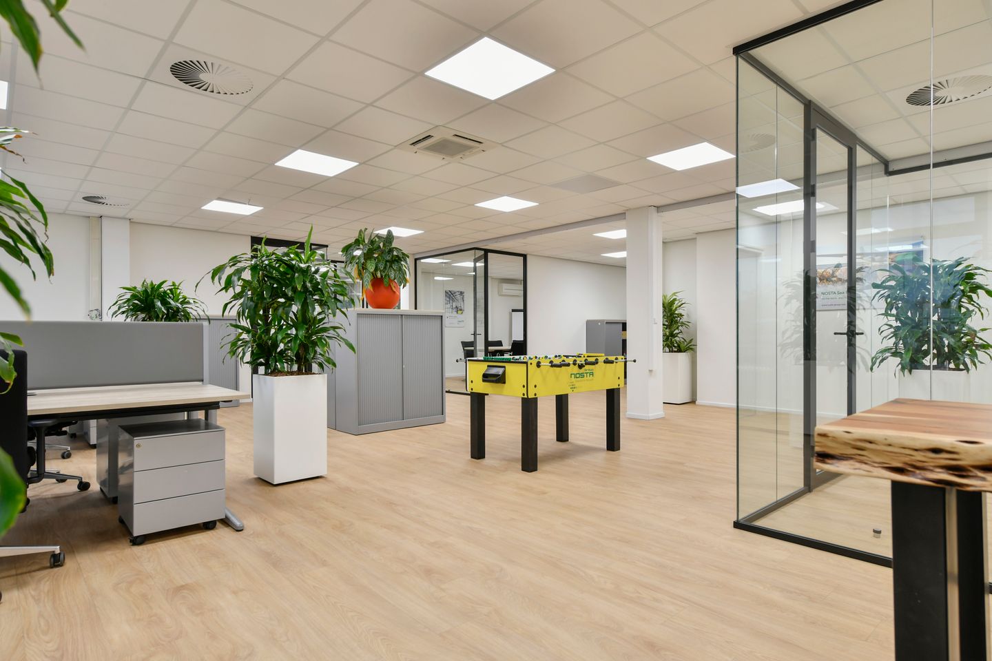 View photo 2 of Prestwickweg 50