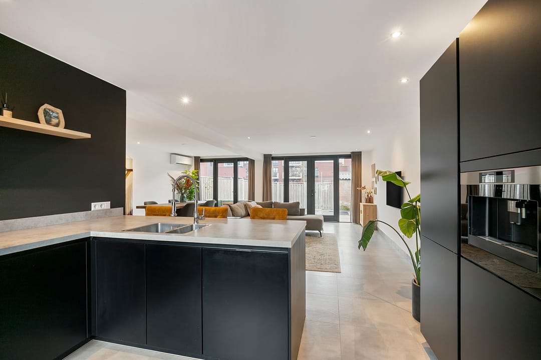 Photo 11 of Bredestraat 33
