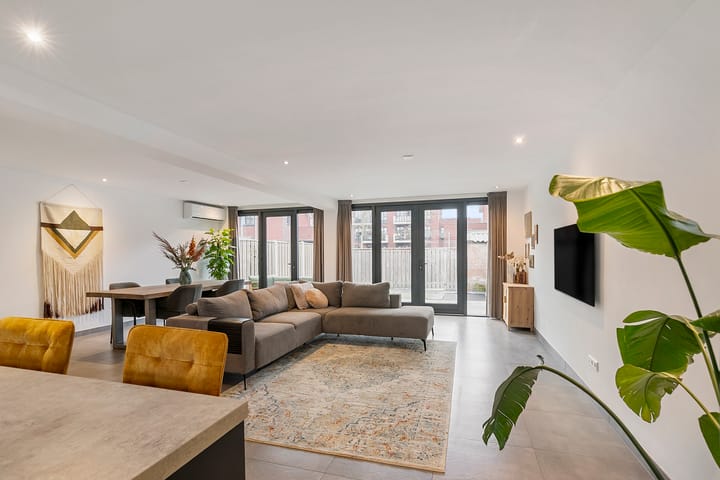 Photo 12 of Bredestraat 33