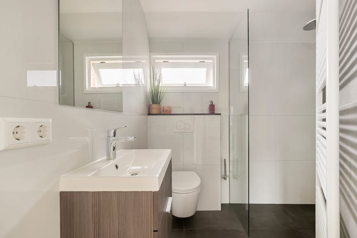 Photo 25 of Bredestraat 33