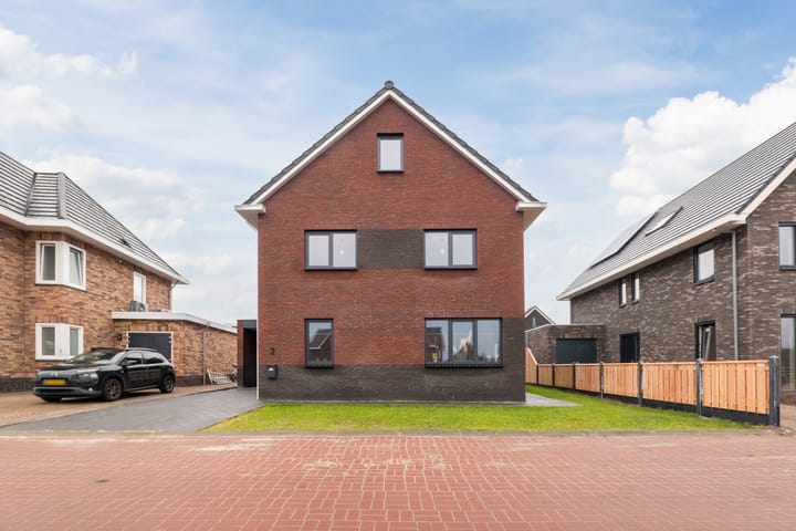 Photo 2 of Van Ruysdaelplantsoen 2