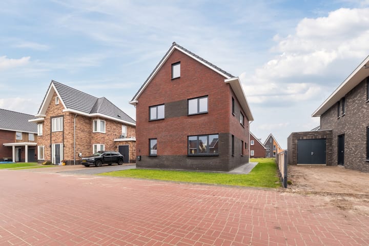 Photo 3 of Van Ruysdaelplantsoen 2