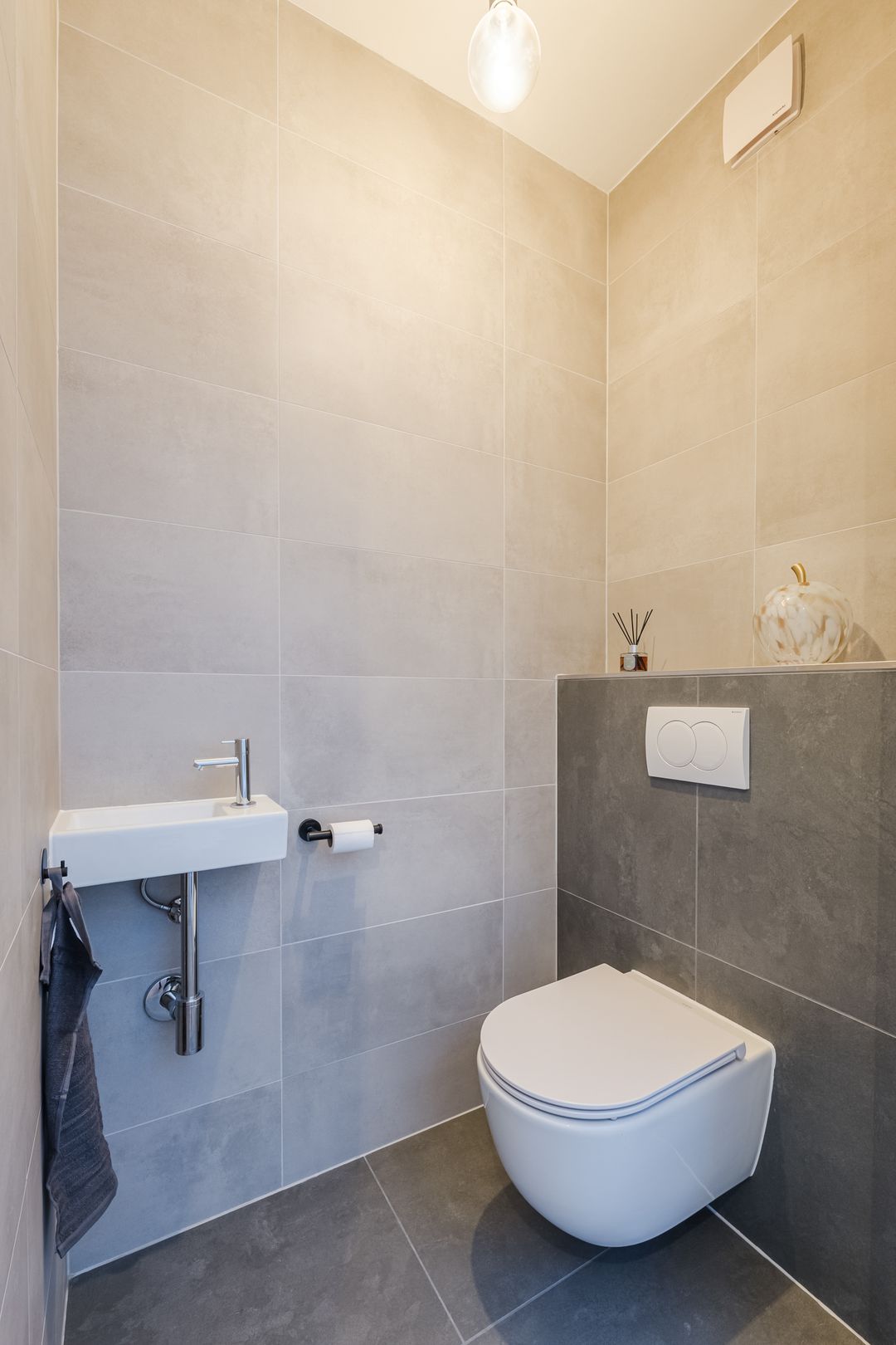 Photo 8 of Van Ruysdaelplantsoen 2