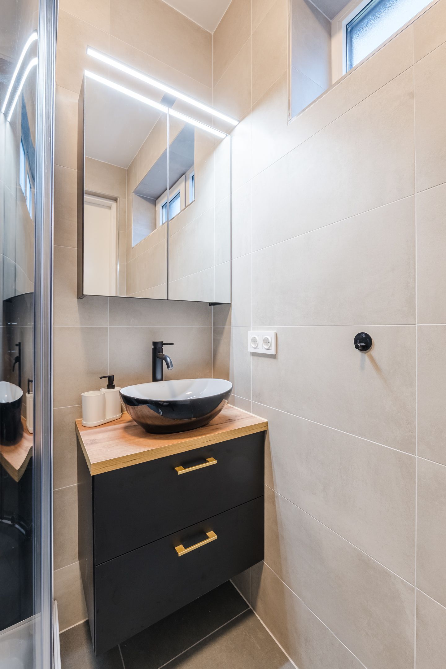 Photo 18 of Van Ruysdaelplantsoen 2