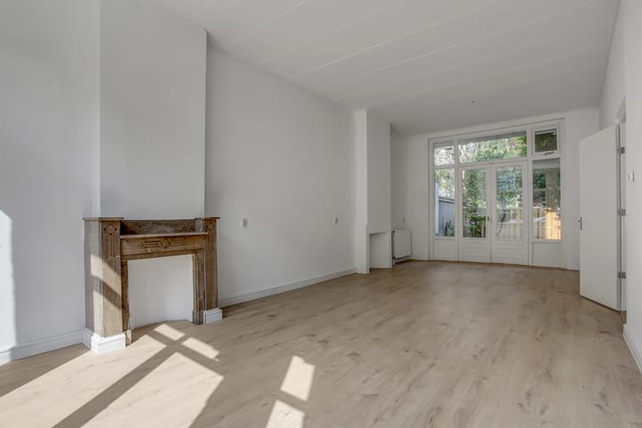 Photo 2 of Reinaert de Vosstraat 4-H