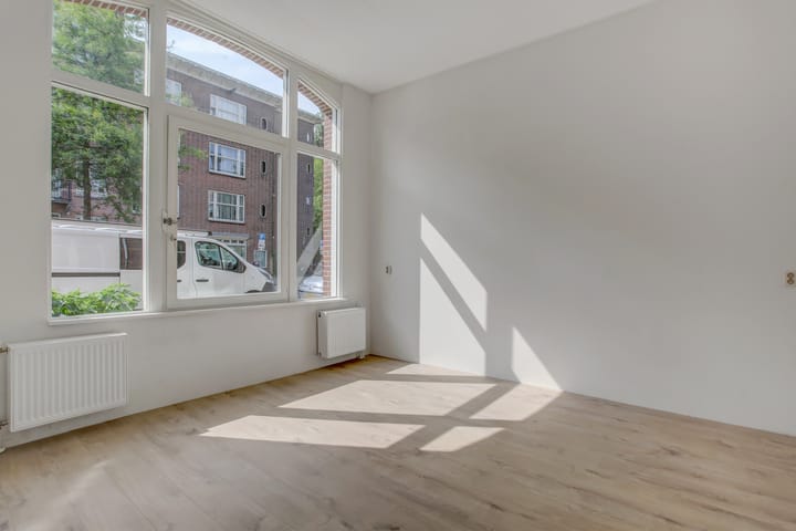 Photo 6 of Reinaert de Vosstraat 4-H