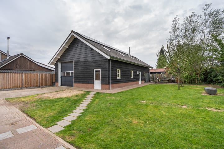 Foto 38 van Burgemeester Posweg 65