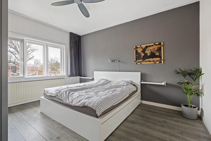 Photo 4 of Irenestraat 26