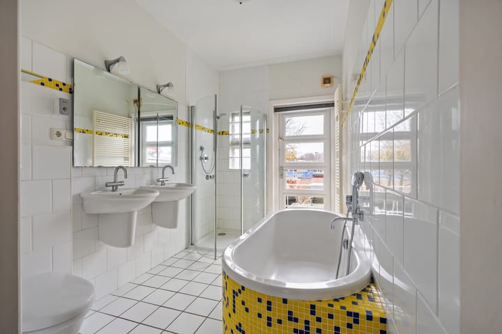 Photo 5 of Irenestraat 26