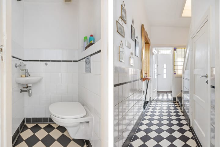 Photo 15 of Irenestraat 26