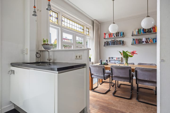 Photo 31 of Irenestraat 26