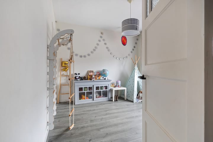 Photo 39 of Irenestraat 26