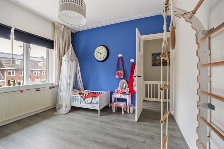 Photo 42 of Irenestraat 26