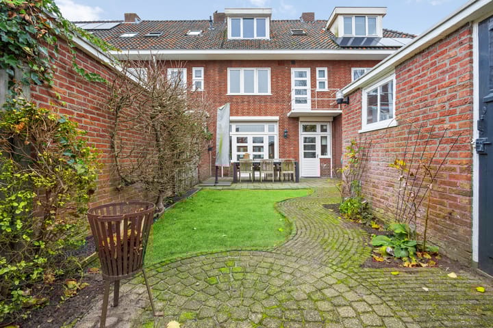 Photo 65 of Irenestraat 26