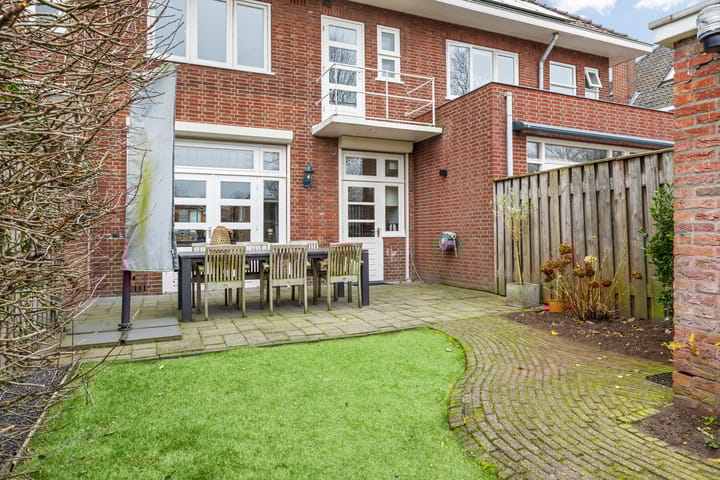 Photo 66 of Irenestraat 26