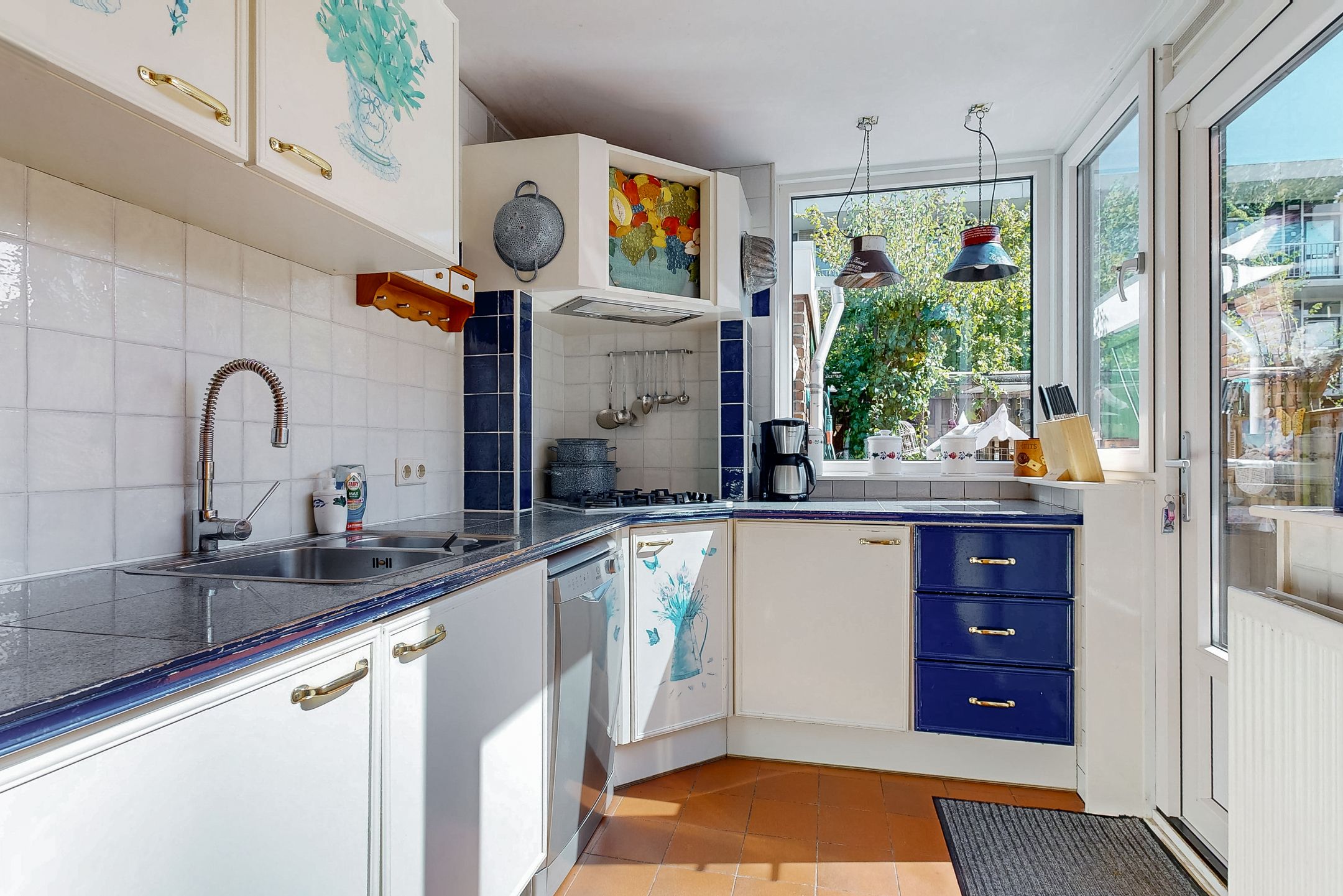 Foto 9 van Hoefbladstraat 3