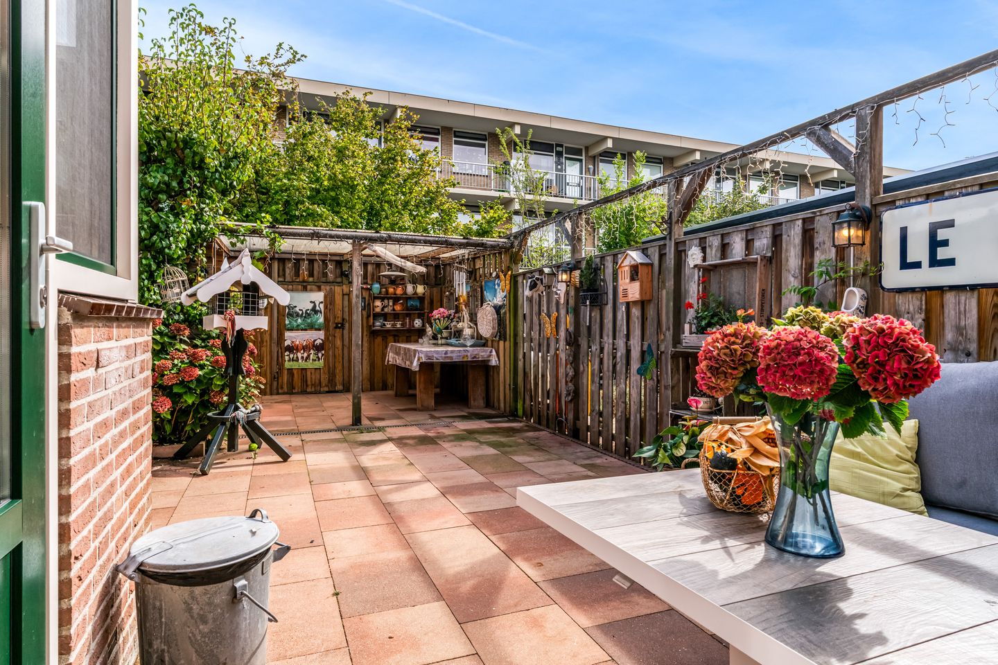 Foto 25 van Hoefbladstraat 3