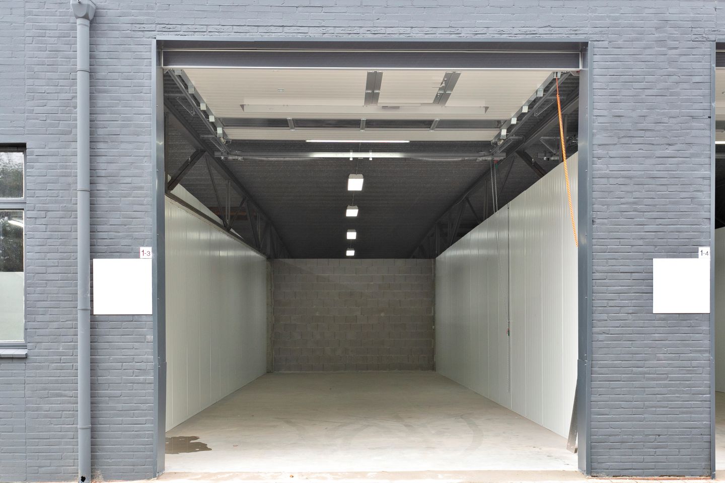 View photo 4 of Meniststraat 1