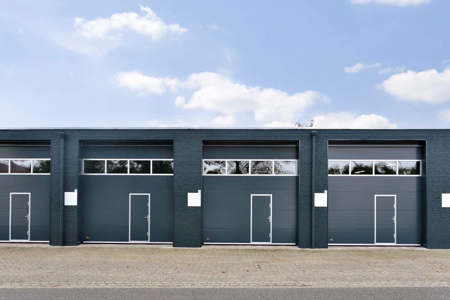 View photo 5 of Meniststraat 1