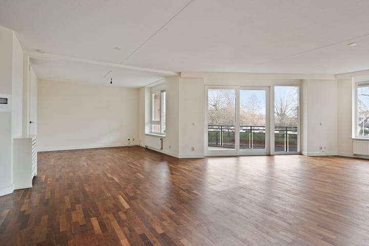 Photo 11 of Kamillelaan 45