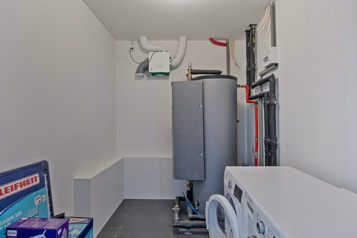 Photo 27 of Willem de Zwijgerstraat 8-C