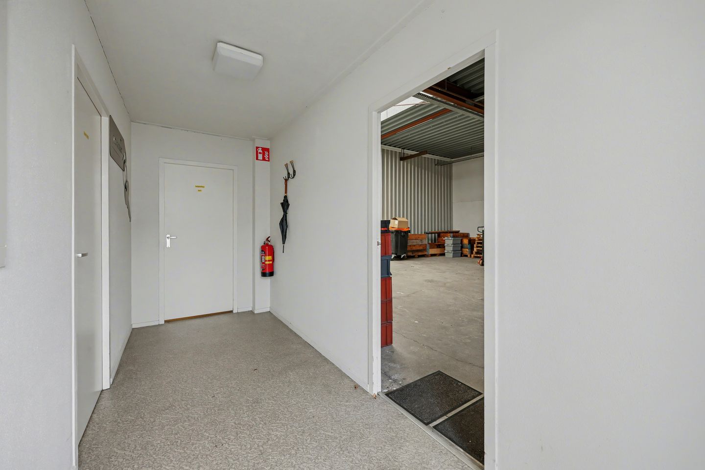 View photo 4 of Nijverheidsstraat 5