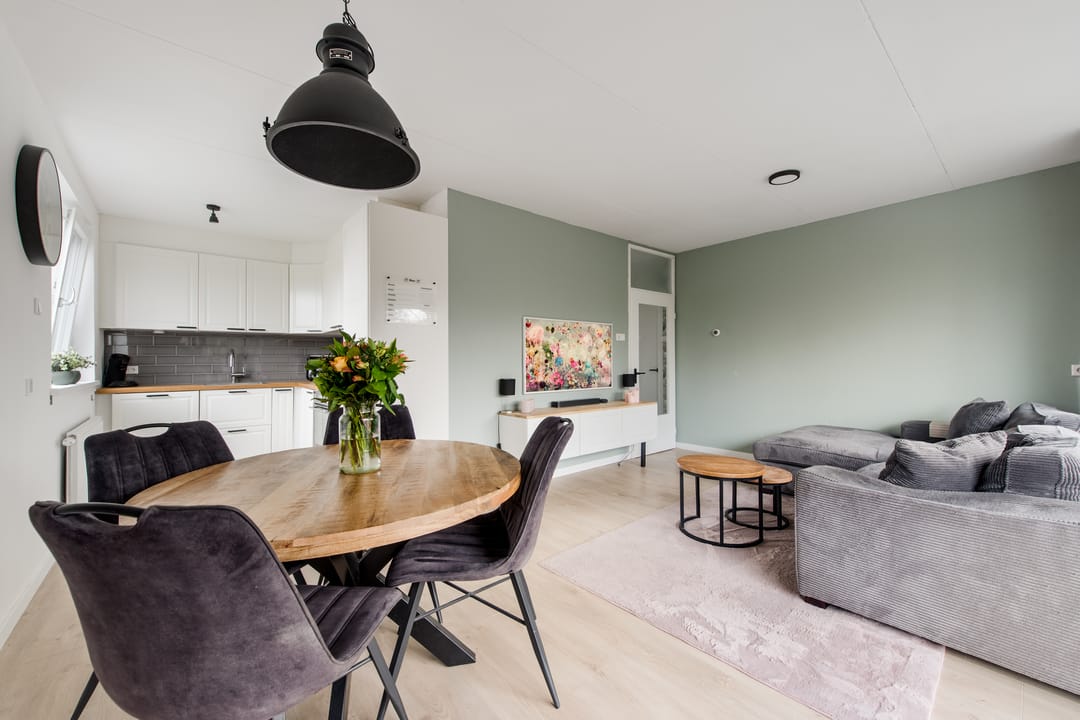 Photo 11 of Weegbreestraat 120