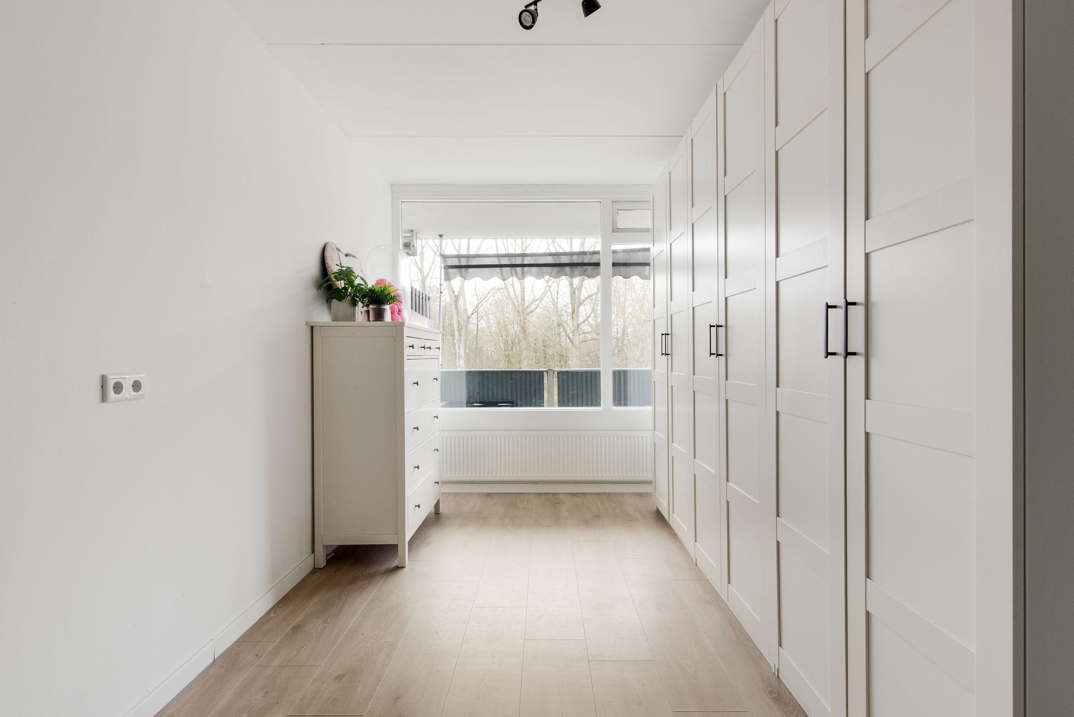 Photo 21 of Weegbreestraat 120