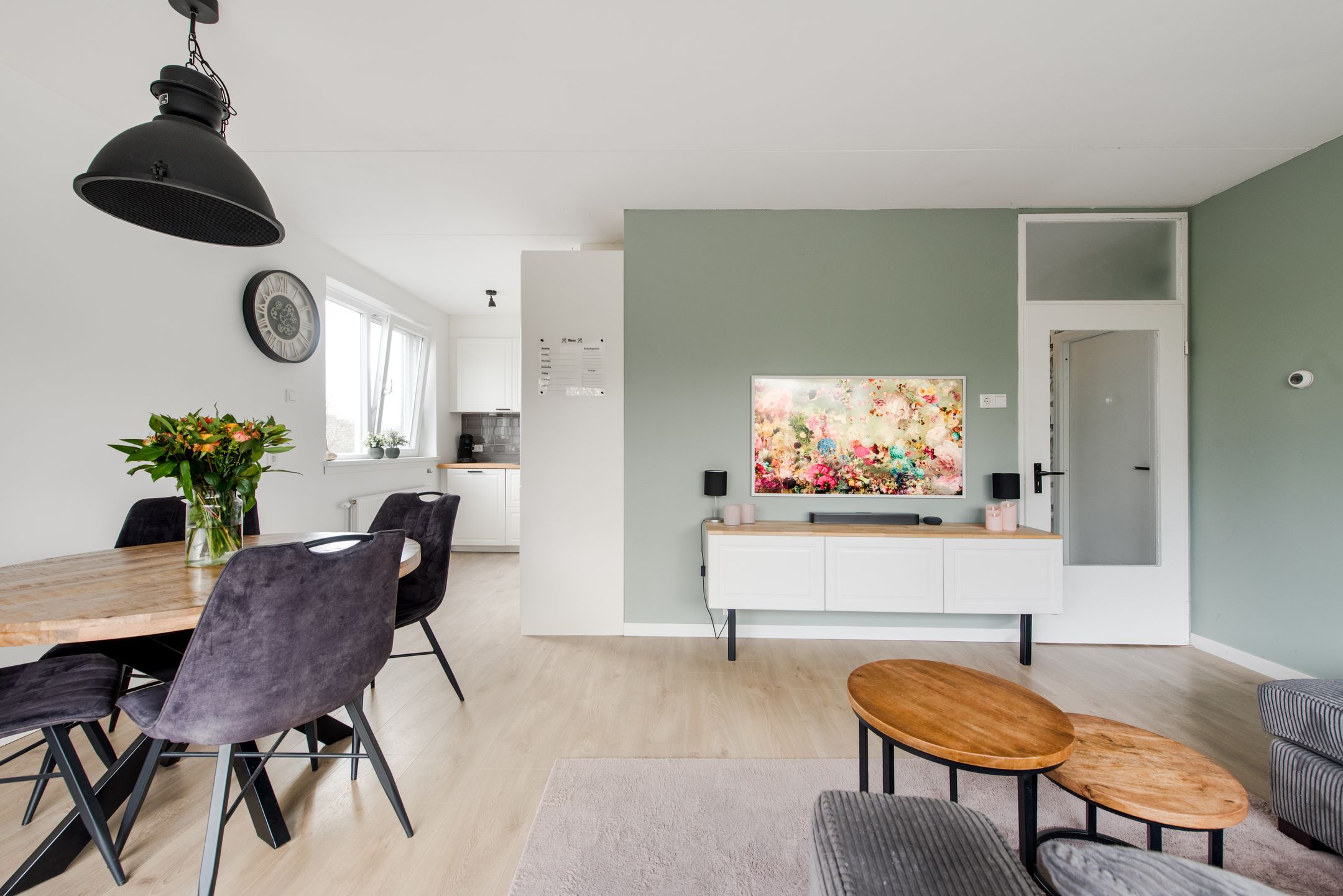 Photo 9 of Weegbreestraat 120