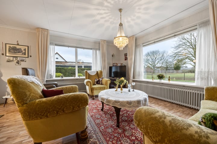 Photo 2 of Leutsestraat 2-A