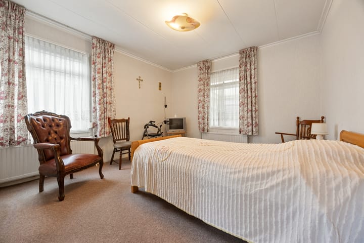 Photo 21 of Leutsestraat 2-A