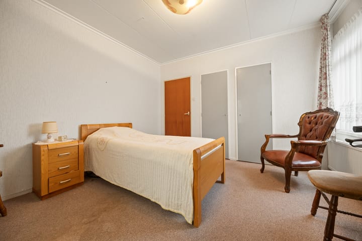 Photo 23 of Leutsestraat 2-A