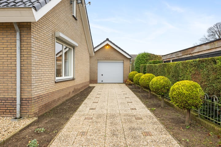 Photo 36 of Leutsestraat 2-A