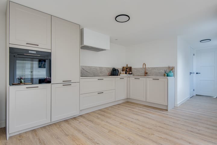 Photo 80 of Witboomstraat 42-D