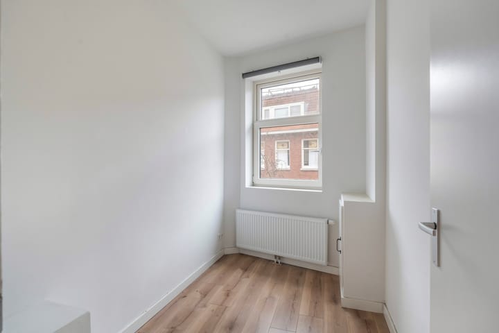 Photo 5 of Willem van Hillegaersbergstraat 135-C