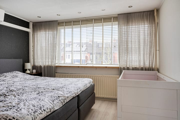 Foto 15 van Evertzenstraat 27