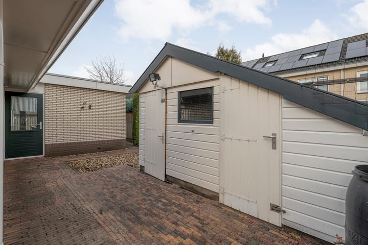 Photo 34 of Wicherserf 32